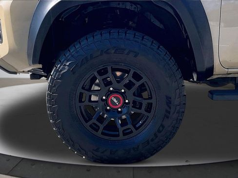 Used 2017 Toyota Tacoma SR5 w/ Tow Package image 31