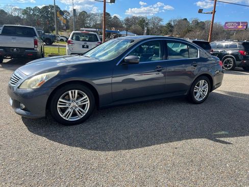 Used 2010 INFINITI G37 Journey w/ Premium Pkg image 12
