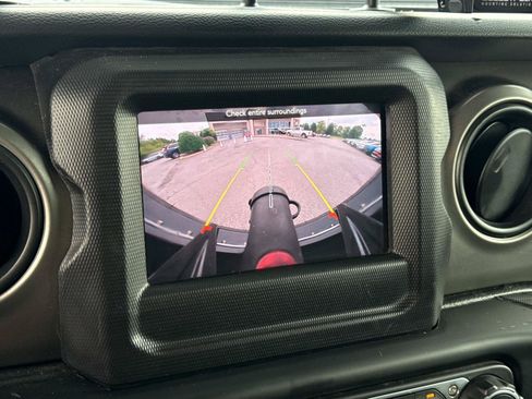 Used 2021 Jeep Wrangler Unlimited Sport AWD/4WD image 28
