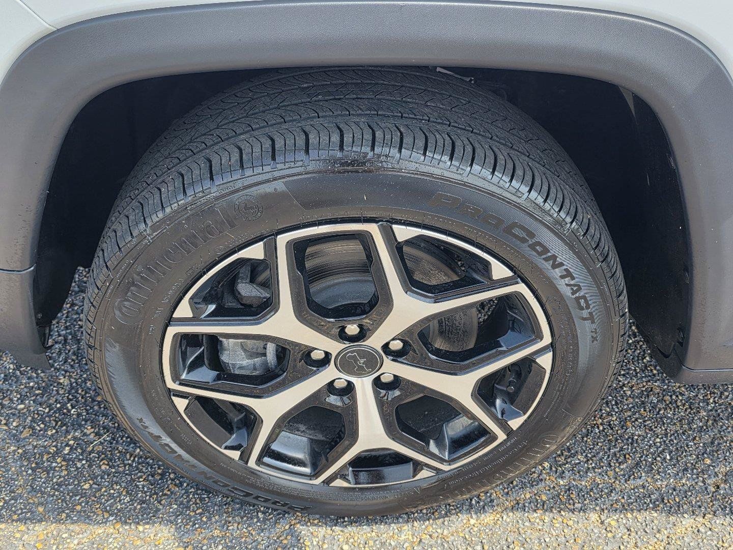 Certified 2025 Jeep Compass Limited AWD/4WD image 35