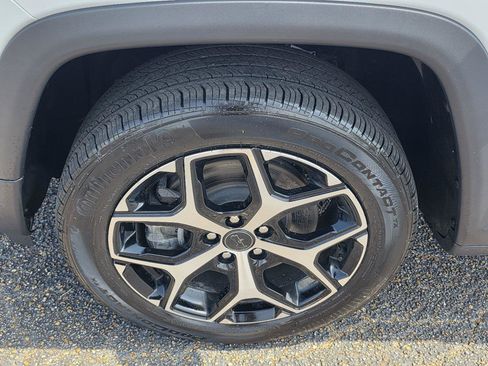 Certified 2025 Jeep Compass Limited AWD/4WD image 35