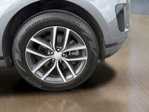 Used 2024 Land Rover Range Rover Evoque S AWD/4WD image 18