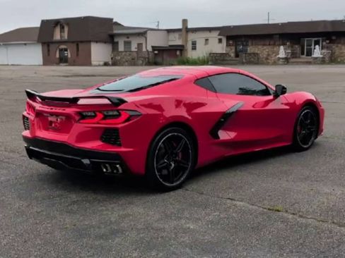 Used 2021 Chevrolet Corvette Stingray Coupe w/ Z51 Performance Package image 8