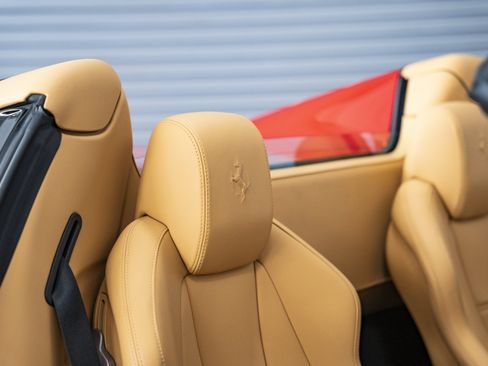 Used 2012 Ferrari 458 Spider RWD image 30