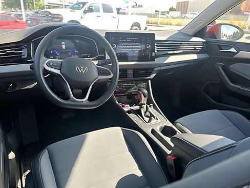 Used 2026 Volkswagen Jetta SE FWD image 16