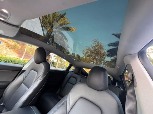 Used 2024 Tesla Model Y Performance AWD/4WD image 17