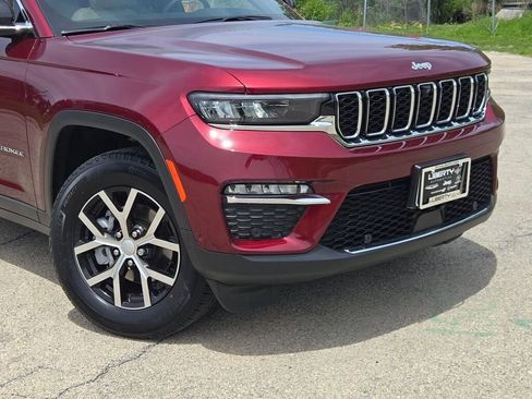 Certified 2023 Jeep Grand Cherokee Limited w/ Luxury Tech Group II AWD/4WD image 2