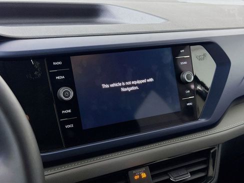 Used 2024 Volkswagen Taos SE image 18