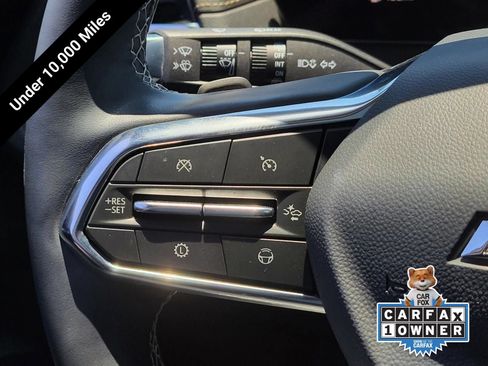 Used 2025 Chevrolet Traverse High Country FWD image 34