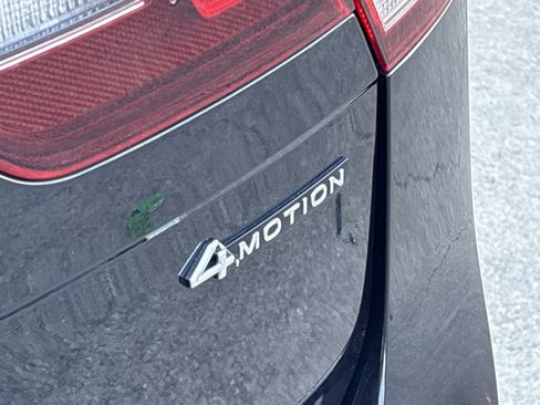 Used 2023 Volkswagen Tiguan SEL R-Line image 21