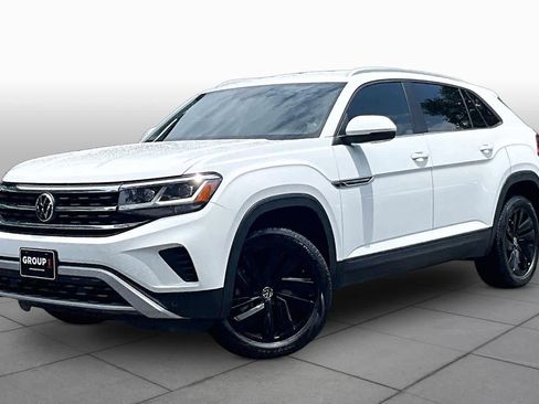Used 2022 Volkswagen Atlas Cross Sport SE w/ Black Wheel Package FWD image 1