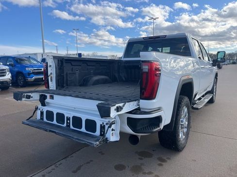 Used 2024 GMC Sierra 3500 Denali image 5
