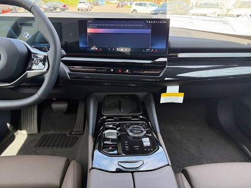 New 2026 BMW 530i xDrive AWD/4WD image 11