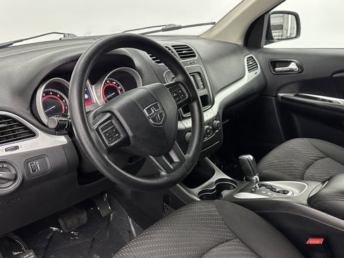 Used 2018 Dodge Journey SE image 8