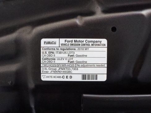 Used 2018 Ford Explorer XLT image 19