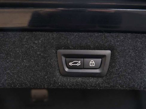 Used 2019 BMW 540i xDrive w/ M Sport Package image 11