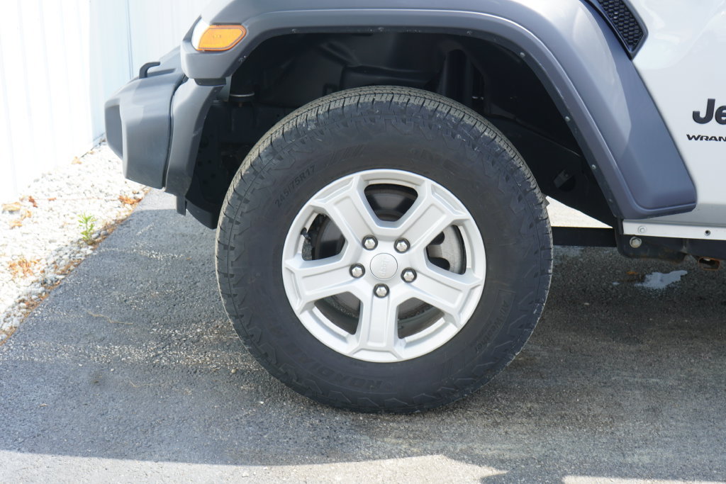 Used 2024 Jeep Wrangler Sport AWD/4WD image 6