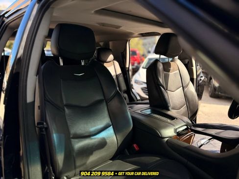 Used 2019 Cadillac Escalade Luxury AWD/4WD image 33