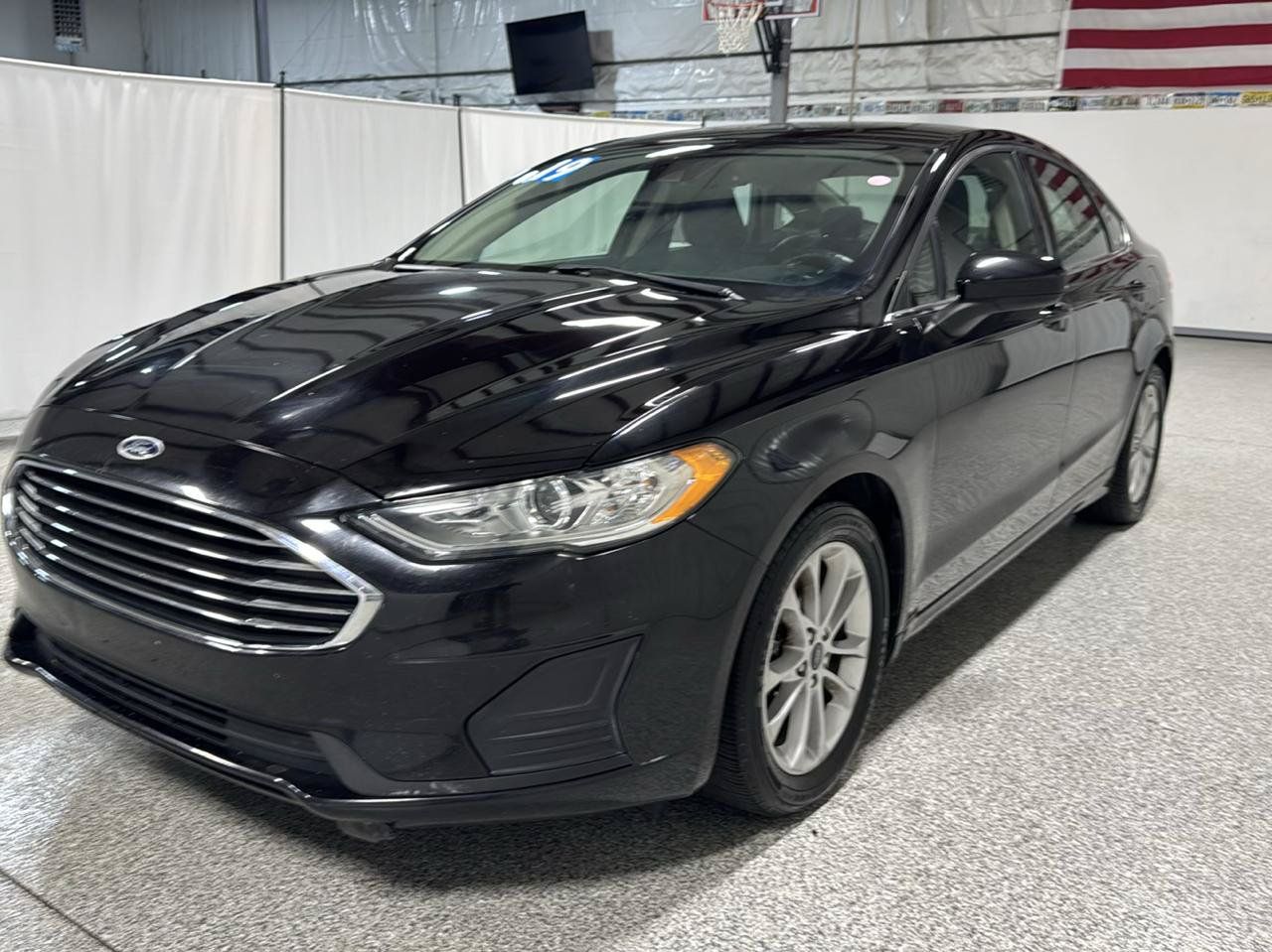 Used 2019 Ford Fusion SE FWD image 6