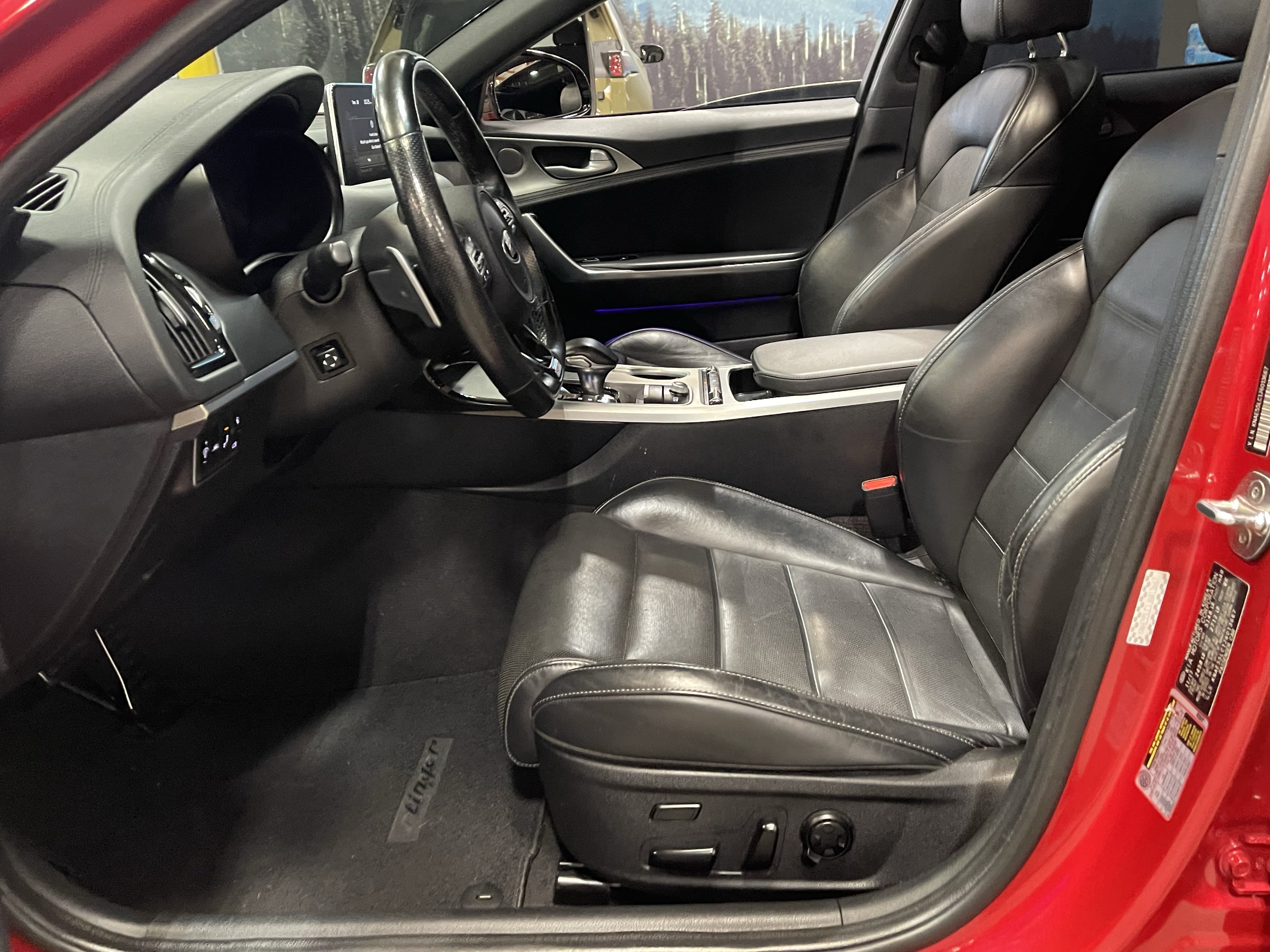 Used 2018 Kia Stinger GT2 AWD/4WD image 12