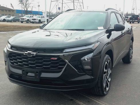 Certified 2024 Chevrolet Trax RS w/ Driver Confidence Package image 7