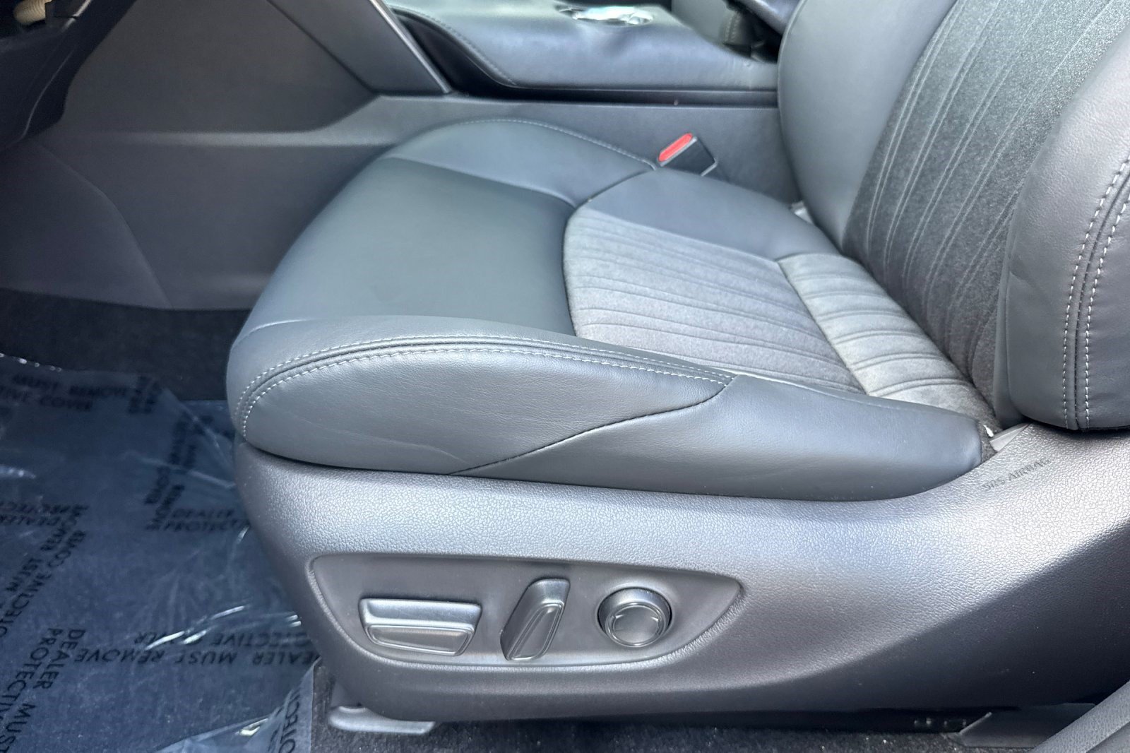 Used 2021 Toyota Venza XLE w/ Carpet Mat Package (TMS) AWD/4WD image 15