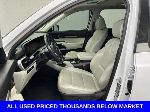 Used 2023 Kia Telluride S w/ S Sunroof Package FWD image 9