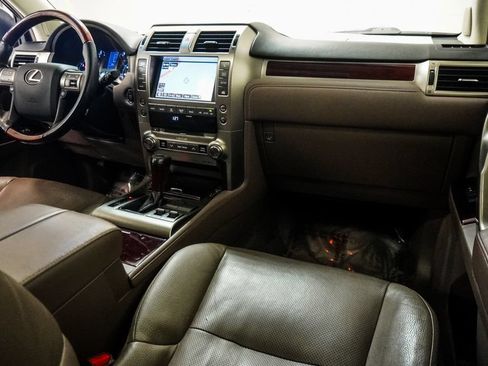 Used 2016 Lexus GX 460 w/ Premium Package AWD/4WD image 11