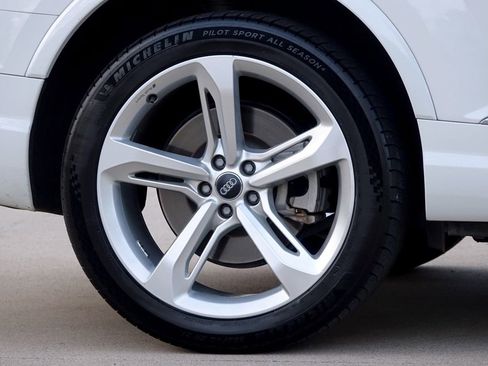 Used 2019 Audi Q7 3.0T Prestige w/ Prestige Package image 29