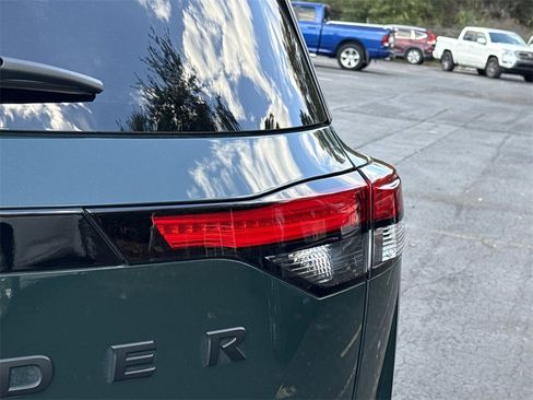 Certified 2024 Nissan Pathfinder Rock Creek image 19