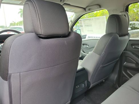 New 2025 Nissan Frontier SV w/ SV Convenience Package image 14