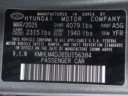 Used 2025 Hyundai Elantra SEL FWD image 28
