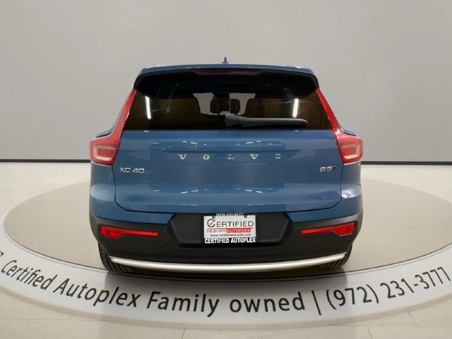 Used 2025 Volvo XC40 B5 Plus AWD/4WD image 4