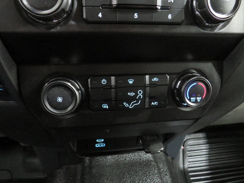 Used 2022 Ford F250 XL w/ Power Equipment Group AWD/4WD image 18