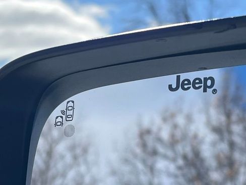 Used 2023 Jeep Renegade Latitude image 33