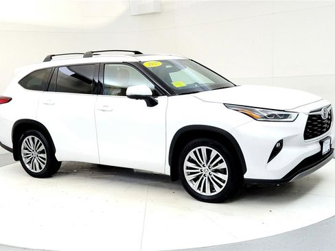 Used 2023 Toyota Highlander Platinum image 7