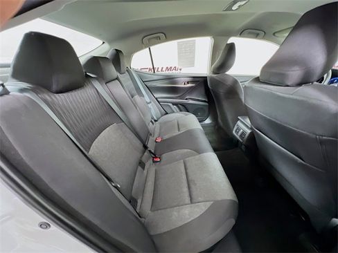 Used 2025 Toyota Camry LE image 38