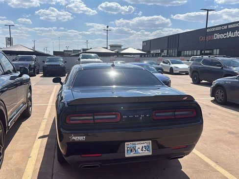 Used 2018 Dodge Challenger GT AWD/4WD image 9