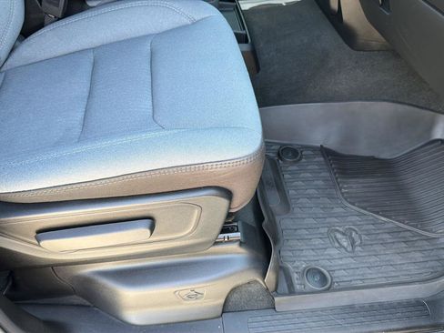 Used 2022 RAM 1500 Big Horn AWD/4WD image 24