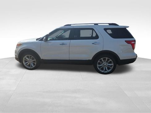 Used 2014 Ford Explorer Limited w/ Equipment Group 302A AWD/4WD image 5