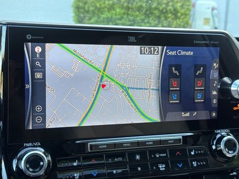 Used 2022 Toyota Highlander Limited image 18