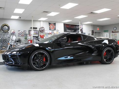 Used 2020 Chevrolet Corvette Stingray Preferred Cpe w/ 2LT Preferred Equipment Group RWD image 7