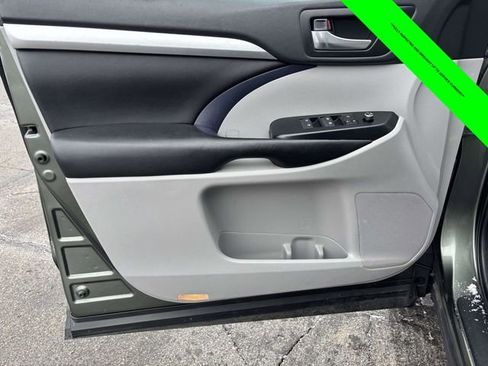 Used 2019 Toyota Highlander XLE image 9