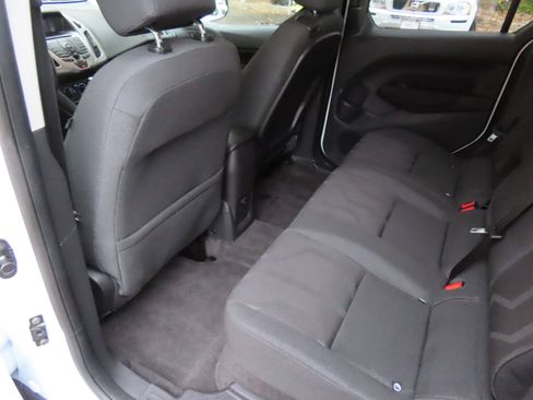 Used 2016 Ford Transit Connect XLT image 12
