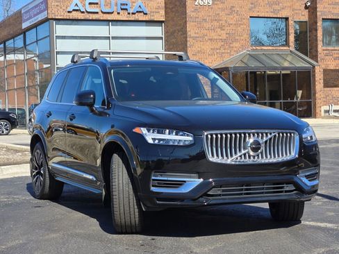 Used 2023 Volvo XC90 T8 Core image 9