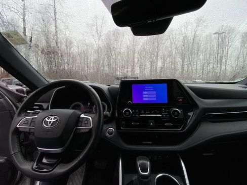 Certified 2025 Toyota Highlander XSE image 23