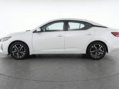 Used 2025 Nissan Sentra SV FWD image 5