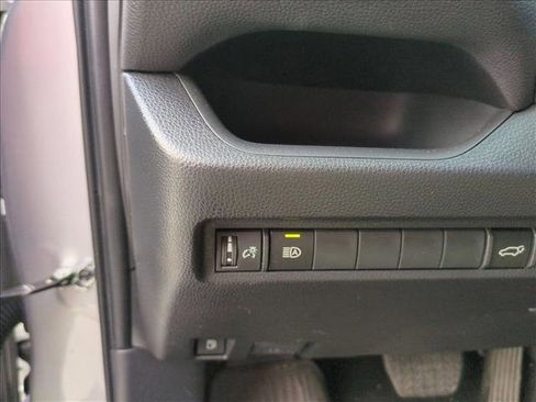 Used 2024 Toyota RAV4 XLE w/ Convenience Package image 11