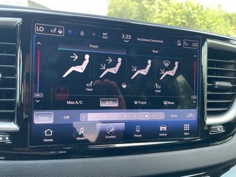 Used 2025 Chrysler Pacifica Select FWD image 7