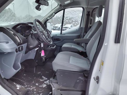 Used 2019 Ford Transit 350 XLT image 5